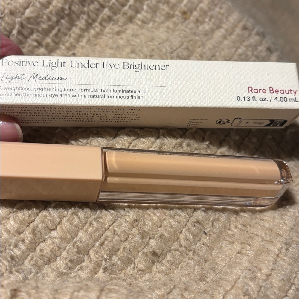 NIB Rare Beauty by Selena Gomez Positive Light Under Eye Brightener light medium